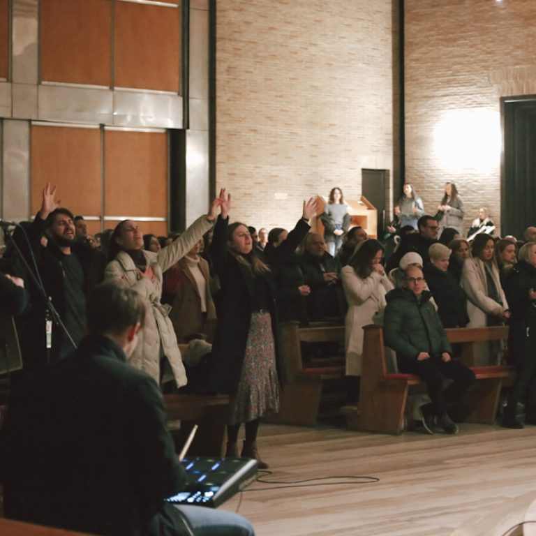 Tko su karizmatici; Božja pobjeda; Petar Buljan