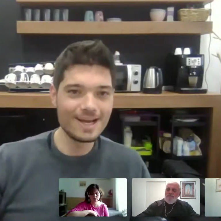 Maroje i don Damir na konferenciji Krunice Hrvata svega svijeta