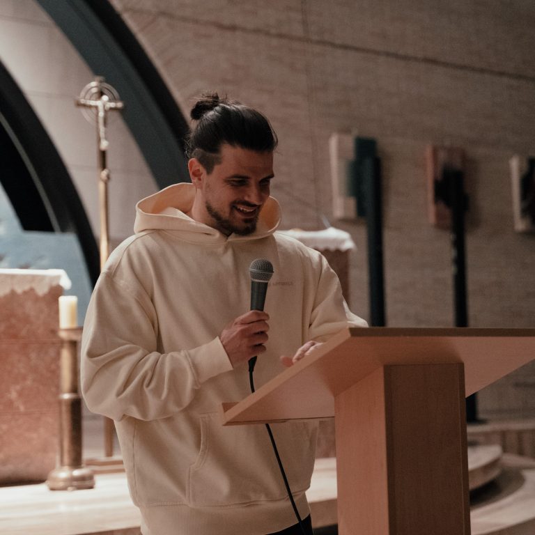 matej zivkovic kako sam naucio biti jedan na jedan s Bogom-min